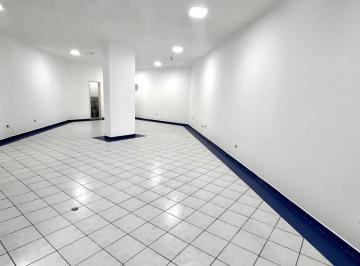 Local comercial , Quito · Local 127 m² con Estacionamientos Delanteros Ponceano Alto