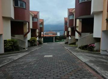 Casa de 3 habitaciones, Quito · Vendo Casa 3 Dorm. Sector Santa Lucia