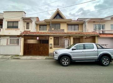 Casa · 396m² · 4 Habitaciones · 3 Estacionamientos · Casa en Venta Sector El Batán
