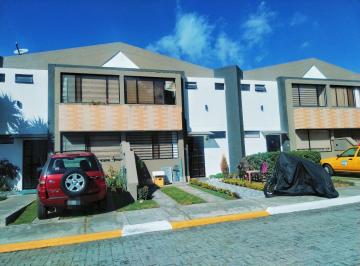 Casa · 87m² · 3 Habitaciones · 2 Estacionamientos · Casa - Norte de Quito