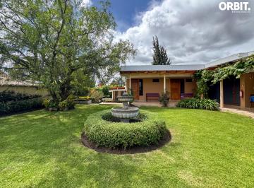 Casa de 7 habitaciones, Quito · En Venta Casa de Campo o Hostería de Una Sola Planta Mas Amplio Terreno en Pifo