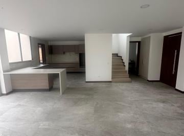 Casa de 3 habitaciones, Quito · Venta Casa Independiente Moderna en Conjunto Dentro de Urbanización/ Sharon Reed