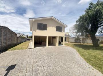 Terreno / Lote de 5 habitaciones, Quito · Terreno de 1045 m² con Amplia Casa Sector Marianitas en Calderón