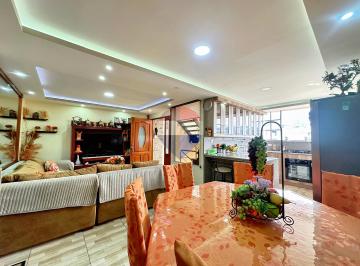 Casa de 5 habitaciones, Quito · Venta de Casa Comercial en Quitumbe