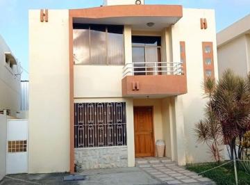 Casa de 3 habitaciones, Manta · Casa de Venta en Manta Sector Sur R/b