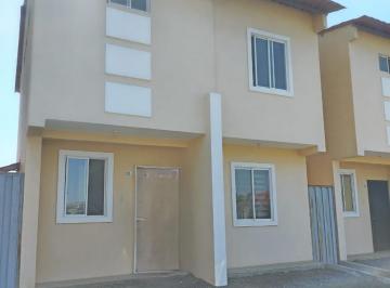 Casa · 98m² · 3 Habitaciones · 1 Estacionamiento · ¡Casa en Venta en Complejo Residencial Metrópolis – Manta!