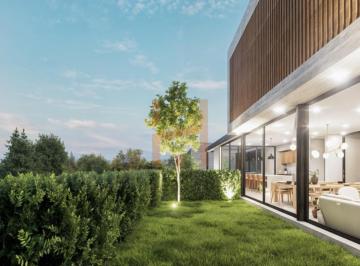 Casa de 3 habitaciones, Quito · Casa de Venta en Cumbayá, Urbanización Privada, 282 m² de Jardín, Casa Al Costo.