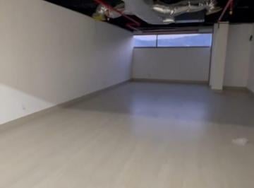 Local comercial , Guayaquil · Local Comercial de 67 m² de Alquiler en Cezzane Plaza - Urdesa Central