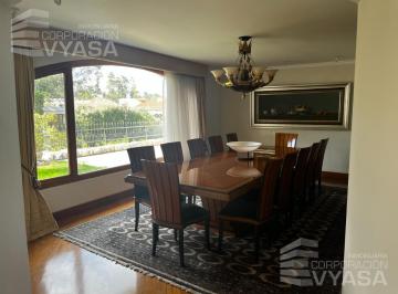 Casa · 800m² · 5 Habitaciones · 7 Estacionamientos · Cumbayá - Rancho San Francisco, Amplia y Elegante Casa en Venta de 800 m², 5 Dorm.