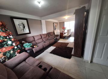 Casa de 3 habitaciones, Quito · Vendo Casa Dos Pisos 3 Dorm. en Conjunto Privado a 5 Min Estacion Quitumbe
