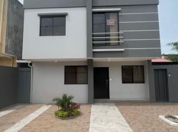 Casa de 4 habitaciones, Daule · Precio Rebajado Casa Esquinera en Venta, Urb Bonaterra, Doble Terreno Más Suite.
