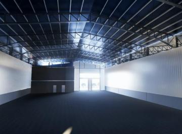 Bodega-Galpón · 800m² · 3 Estacionamientos · Arriendo Bodega o Galpon de 800 m² Uso de Suelo Industrial Sector Aereopuerto de Quito