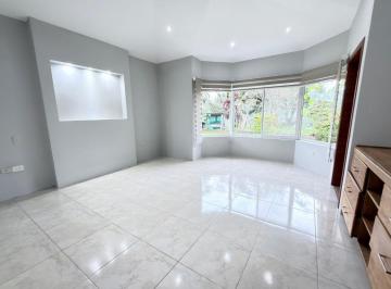 Casa de 3 habitaciones, Puyo · Vendo Casa 260 m² Terreno 940 m², 3 Dorm. Sector La Montana. Shell Via Puyo Baños