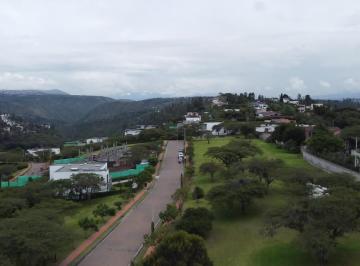 Terreno / Lote · 1m² · Espectacular Terreno de Venta Ubicado en La Urbanización La Quinta. Exclusividad, Seguridad