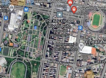 Terreno / Lote · 4500m² · 10 Estacionamientos · Vendo Terreno con Bodegas / Galpones a 3 Minutos de Quicentro Shopping La Carolina