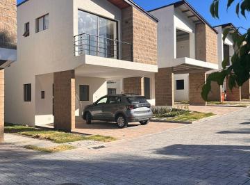 Casa de 4 habitaciones, Quito · Casas por Estrenar en Venta Valle Los Chillos 194 m