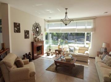 Casa de 4 habitaciones, Quito · Venta Casa Sector Rancho San Francisco Urbanización Amenities