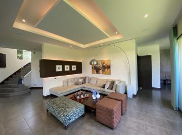 Casa de 4 habitaciones, Guayaquil · Se Alquila / Se Vende Linda Casa Urbanizacion Puerto Azul