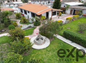 Casa · 120m² · 3 Habitaciones · 3 Estacionamientos · Se Vende Casa Independiente en Natabuela de un Solo Andar de 1536 m².