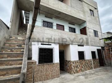 Casa · 357m² · 17 Habitaciones · 1 Estacionamiento · En Venta Casa Rentera Al Norte de Manta
