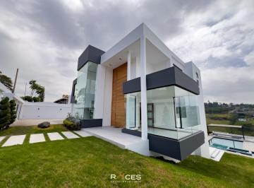 Casa de 3 habitaciones, Quito · Casa de Lujo