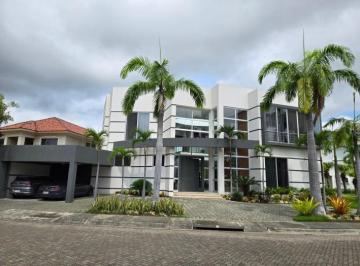 Casa de 4 habitaciones, Guayaquil · Casa de Lujo en Venta – Urb. Entre Lagos, Samborondón – Vista Al Lago (Wap)