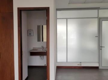 Oficina comercial · 35m² · 1 Habitación · 1 Estacionamiento · Oficina Cumbaya con Parqueadero