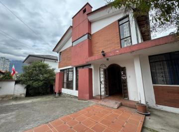 Casa de 6 habitaciones, Quito · En Venta Casa Independiente de 6 Dorm. en Iñaquito Cerca Al Quicentro