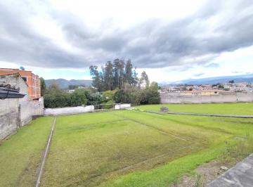 Hacienda-Quinta de 5 habitaciones, Quito · Hermosa Quinta con Amplio Terreno en El Valle de Los Chillos