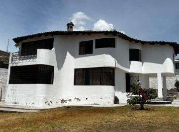 Casa de 4 habitaciones, Quito · Venta de Casa en La Mitad del Mundo (Negociables)