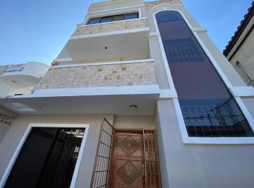 Casa de 6 habitaciones, Guayaquil · Se Vende Casa de 3 Niveles en La Garzota, Norte de Guayaquil - L. Torres