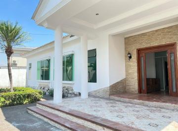 Casa de 4 habitaciones, Guayaquil · Casa de 918 m² Terreno, 1 Planta con 4 Dorm. + Piscina en Venta en Santa Cecilia.