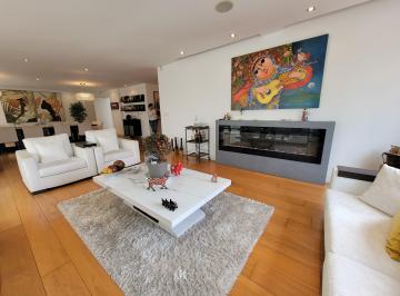 Departamento de 3 habitaciones, Quito · Departamento Amoblado de Venta en El Sector Quito Tenis de 325 m con Terraza Privada