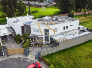 Casa de 3 habitaciones, Quito · Venta Casa Urb. San German Valle de Los Chillos Sector Conocoto, Quito - Ecuador