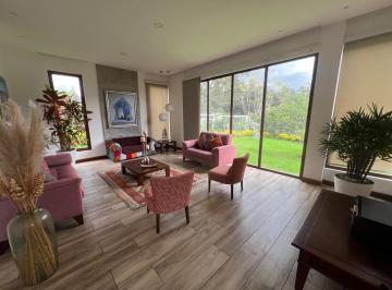 Casa de 3 habitaciones, Quito · Casa en Renta – Sector Intervalles 3 Dorm.