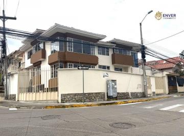 Casa · 335m² · 7 Habitaciones · 5 Estacionamientos · Casa Rentera en Las Pencas