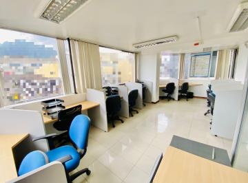 Oficina comercial · 139m² · 8 Habitaciones · 3 Estacionamientos · Iñaquito, Oficina en Venta, 139 m², 8 Ambientes