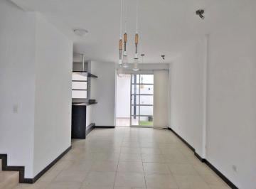 Departamento de 3 habitaciones, Quito · Vendo Amplia Casa en Urbanización Sector Tumbaco