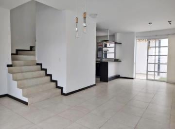 Departamento de 3 habitaciones, Quito · Vendo Amplia Casa en Urbanización Sector Tumbaco