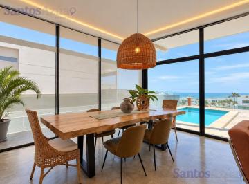 Casa · 388m² · 5 Habitaciones · 3 Estacionamientos · En Marina Blue Casa Moderna, con Piscina Suspendia: Lujo - Relax (Sb)