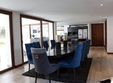 Casa · 378m² · 3 Habitaciones · 2 Estacionamientos · Casa Moderna en Urbanización Privada | 1.000 m² de Terreno a 10 Min de Cumbayá