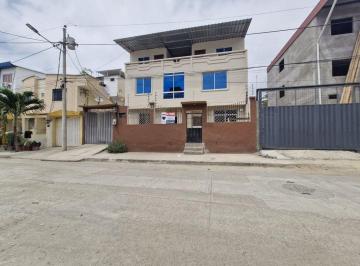 Casa de 8 habitaciones, Manta · Casa Rentera de Venta en Manta Sector Sur