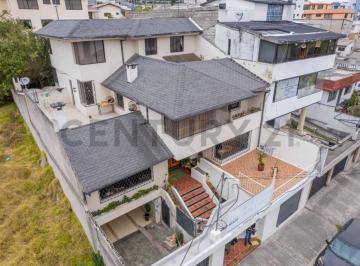 Casa · 455m² · 8 Habitaciones · 3 Estacionamientos · Casa Comercial en Venta Sector San Isidro del Inca