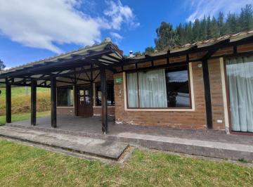Casa · 191m² · 2 Habitaciones · 6 Estacionamientos · Casa de Campo en Venta. Cayambe