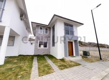 Casa · 115m² · 3 Habitaciones · 1 Estacionamiento · Venta Casa en Urbanización Vistana 2000