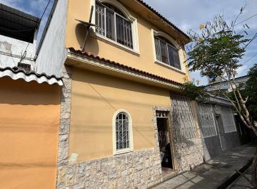 Casa de 6 habitaciones, Guayaquil · Casa Familiar en Venta en La Martha de Roldós. - I. Alarcón