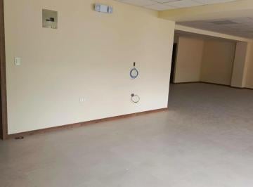 Local comercial · 182m² · 1 Habitación · 10 Estacionamientos · Local - Oficina Comercial en Renta. Centro de Ambato