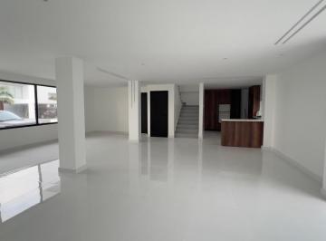 Casa · 203m² · 3 Habitaciones · 2 Estacionamientos · Casa en Urbanización Privada con Acceso a La Playa en Sur de Manta
