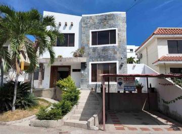 Casa de 5 habitaciones, Manta · Casa de Venta en Urbanización Altos Manta Beach L/f