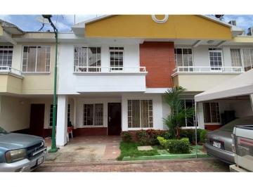 Casa de 3 habitaciones, Machala · Venta de Casa en Urbanización San Patricio